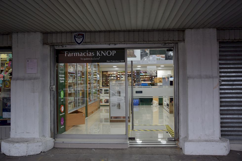 E83ap-0532-1-Puerto-Varas-Farmacias-Knop-20-6-m.jpg