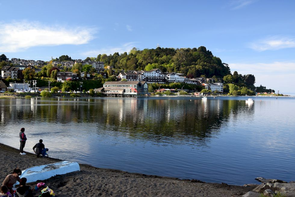 H006ap-0022-1-Puerto-Varas-Mole-3-11-m.jpg