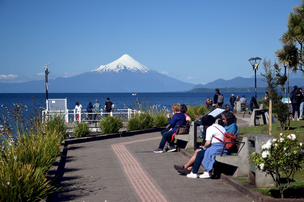 H079ap-0313-1-Puerto-Varas-Mole-13-12-m.jpg