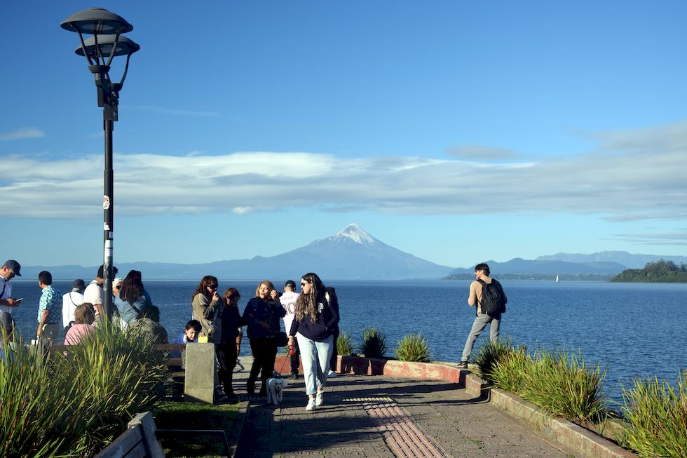 J048ap-0463-1-Puerto-Varas-Mole-28-3-m.jpg