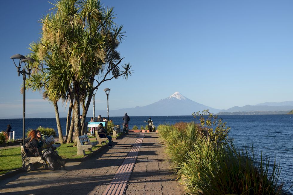 J071ap-0538-1-Puerto-Varas-Mole-9-4-m.jpg