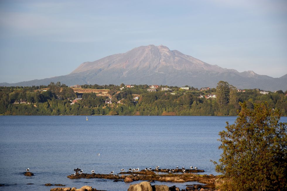 J073ap-0545-1-Puerto-Varas-Lago-Llanquihue-Calbuco-10-4-m.jpg