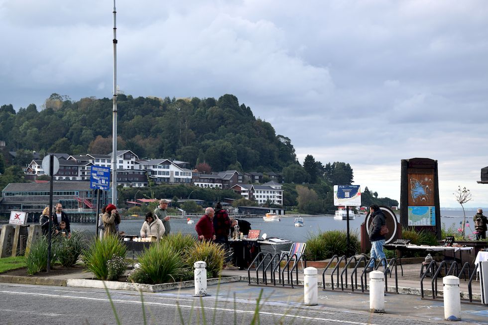 J090ap-0618-1-Puerto-Varas-Mole-Haendler-20-4-m.jpg