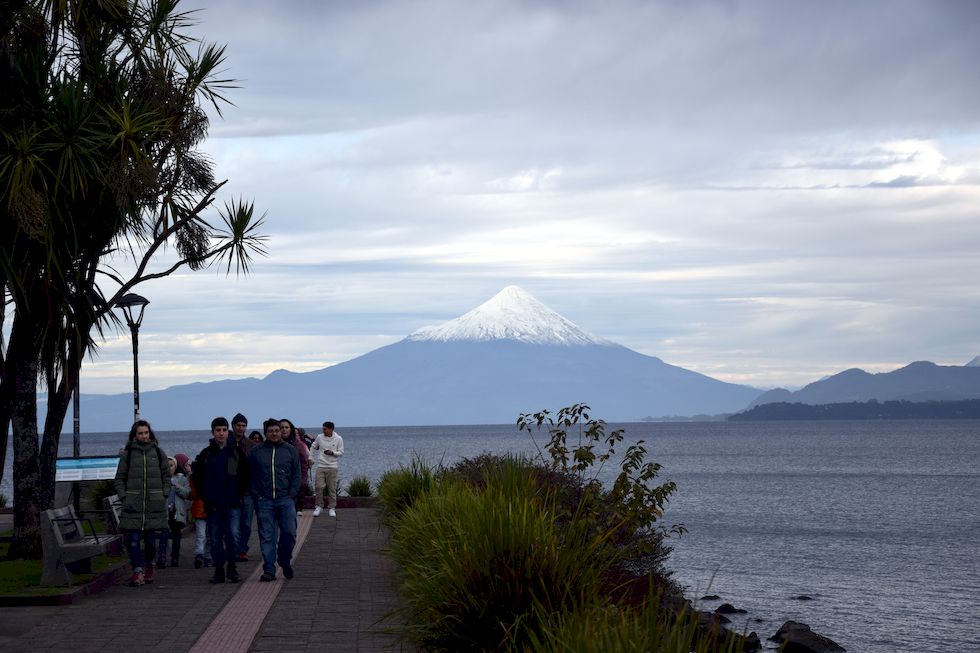 J092ap-0625-1-Puerto-Varas-Mole-21-4-m.jpg