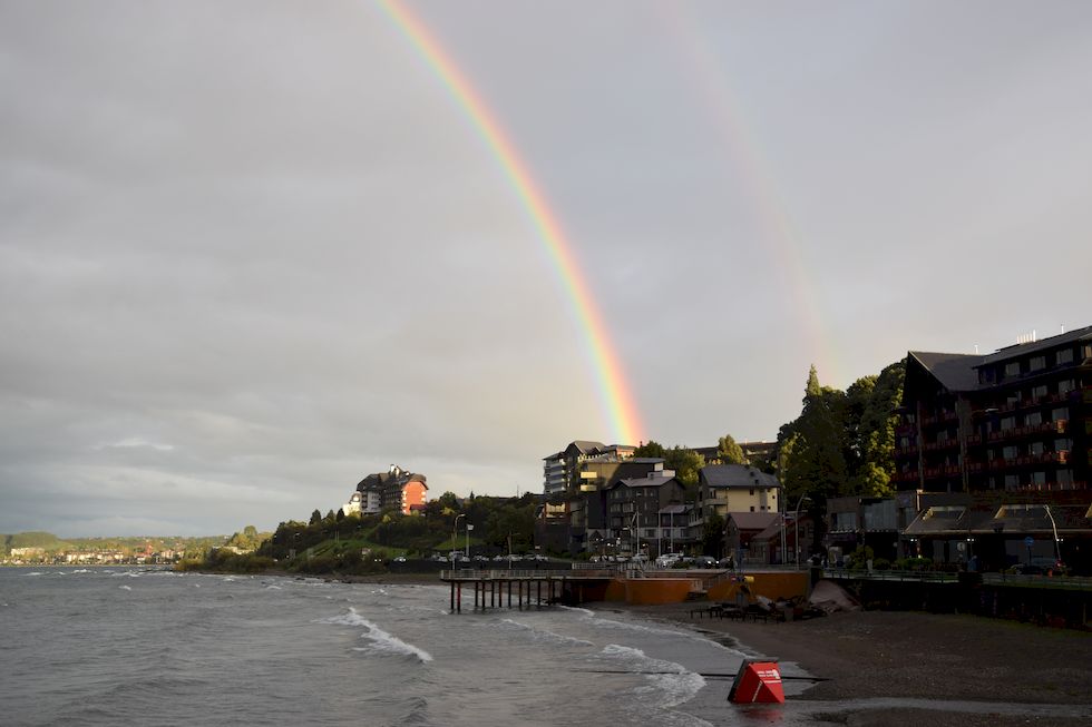 J099ap-0668-1-Puerto-Varas-Mole-Regenbogen-25-4-m.jpg