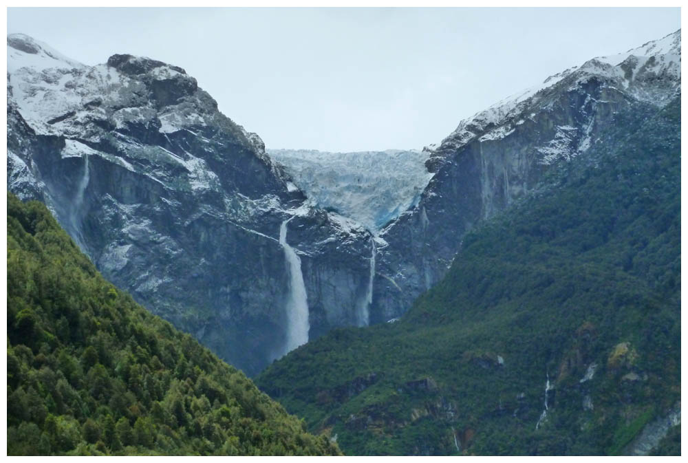 Der hängende Gletscher im Nationalpark Queulat