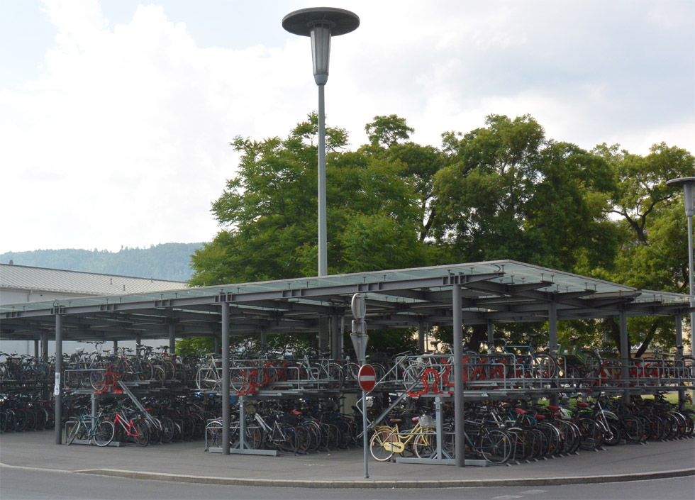 Graz, Hauptbahnhof, Fahrraeder